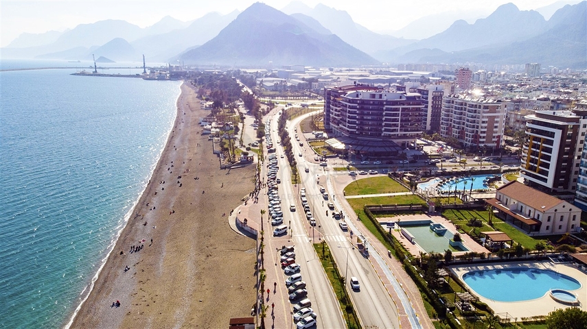 شقة مفروشة 2 + 1 مطلة على البحر بشكل مباشر في كونيالتي أنطاليا