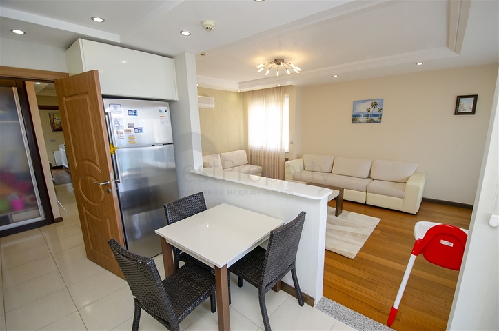 شقة مفروشة 2 + 1 مطلة على البحر بشكل مباشر في كونيالتي أنطاليا