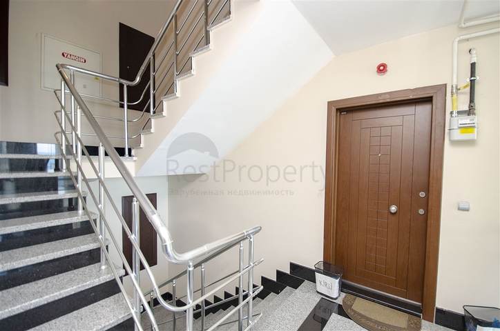 شقة مفروشة 2 + 1 مطلة على البحر بشكل مباشر في كونيالتي أنطاليا