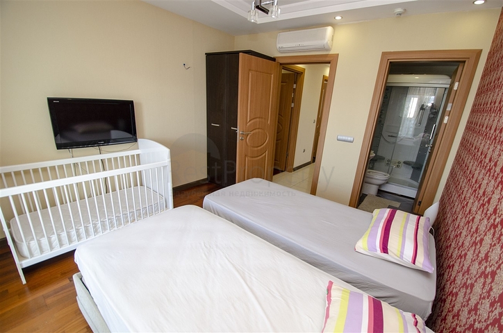 شقة مفروشة 2 + 1 مطلة على البحر بشكل مباشر في كونيالتي أنطاليا