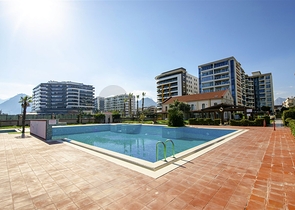 شقة مفروشة 2 + 1 مطلة على البحر بشكل مباشر في كونيالتي أنطاليا