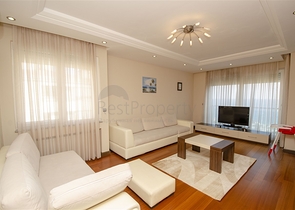 شقة مفروشة 2 + 1 مطلة على البحر بشكل مباشر في كونيالتي أنطاليا