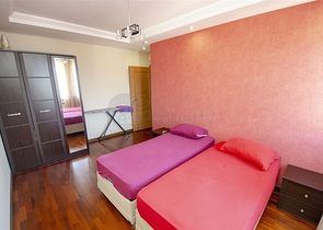 شقة مفروشة 2 + 1 مطلة على البحر بشكل مباشر في كونيالتي أنطاليا