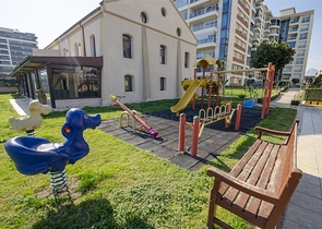 شقة مفروشة 2 + 1 مطلة على البحر بشكل مباشر في كونيالتي أنطاليا