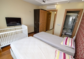 شقة مفروشة 2 + 1 مطلة على البحر بشكل مباشر في كونيالتي أنطاليا