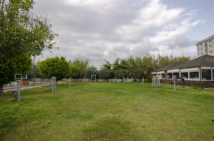 شقة 3 + 1 مع مطبخ منفصل في منطقة كوندو 200 م على البحر