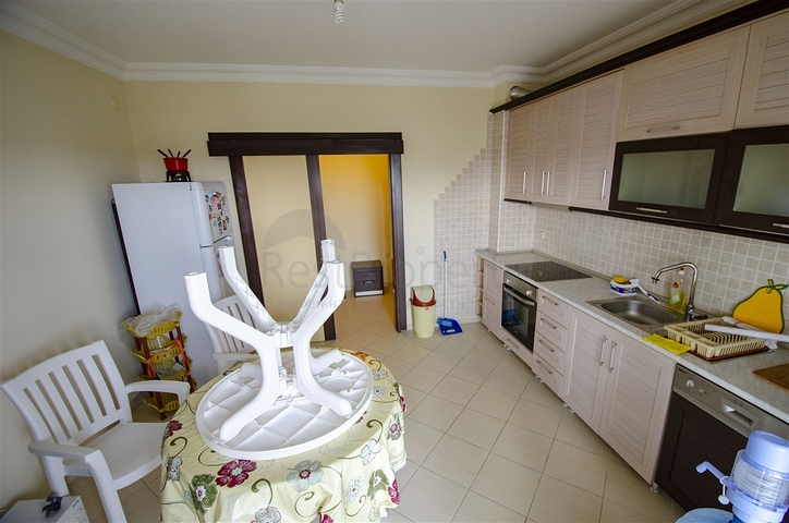 شقة 3 + 1 مع مطبخ منفصل في منطقة كوندو 200 م على البحر