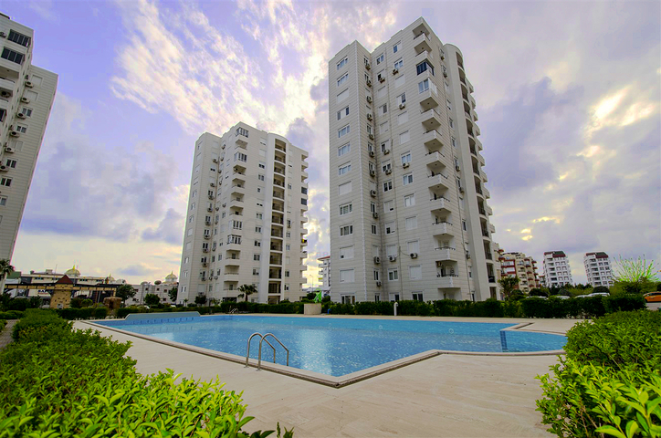 شقة 3 + 1 مع مطبخ منفصل في منطقة كوندو 200 م على البحر