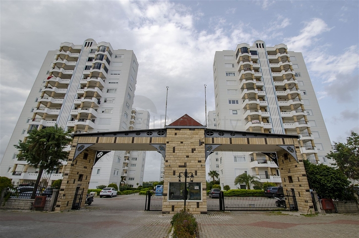 شقة 3 + 1 مع مطبخ منفصل في منطقة كوندو 200 م على البحر