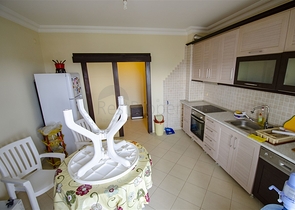 شقة 3 + 1 مع مطبخ منفصل في منطقة كوندو 200 م على البحر