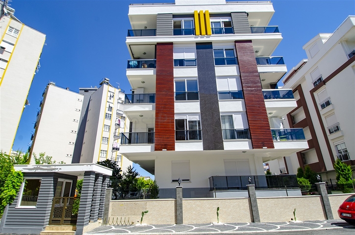 شقة 2 + 1 مع أثاث على مسافة قريبة من البحر