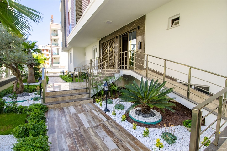 شقة 2 + 1 مع أثاث على مسافة قريبة من البحر