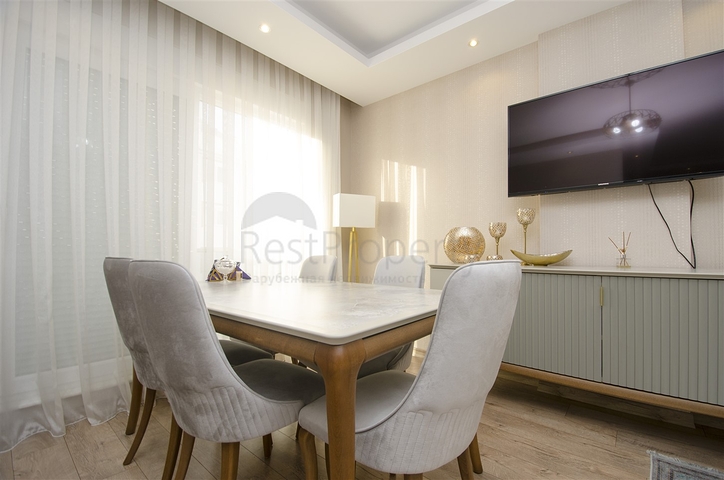 شقة 2 + 1 مع أثاث على مسافة قريبة من البحر