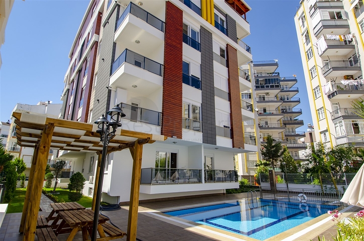 شقة 2 + 1 مع أثاث على مسافة قريبة من البحر