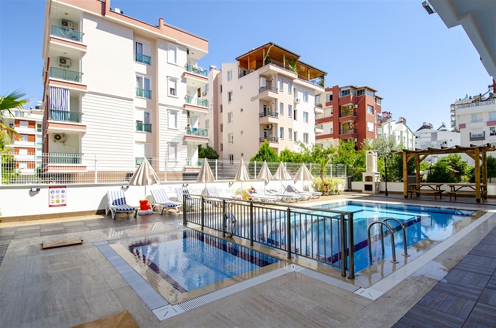 شقة 2 + 1 مع أثاث على مسافة قريبة من البحر