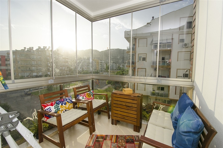 شقة 2 + 1 مع أثاث على مسافة قريبة من البحر