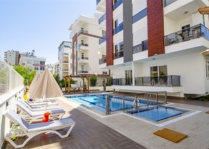 شقة 2 + 1 مع أثاث على مسافة قريبة من البحر