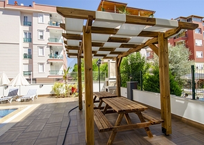 شقة 2 + 1 مع أثاث على مسافة قريبة من البحر