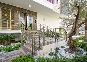 شقة 2 + 1 مع أثاث على مسافة قريبة من البحر