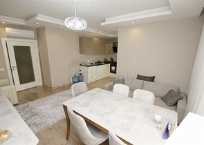 شقة 2 + 1 مع أثاث على مسافة قريبة من البحر