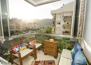 شقة 2 + 1 مع أثاث على مسافة قريبة من البحر