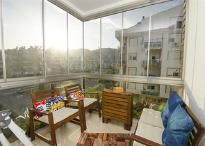 شقة 2 + 1 مع أثاث على مسافة قريبة من البحر