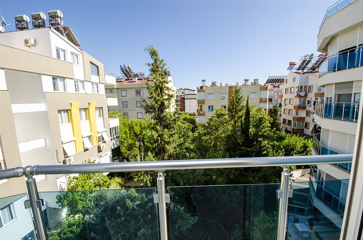 مجمع في كونيالتي بين جبال طوروس والبحر الأبيض المتوسط