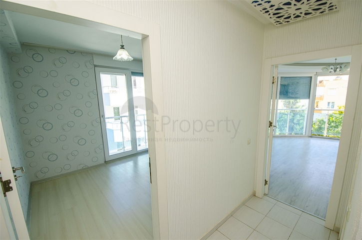 مجمع في كونيالتي بين جبال طوروس والبحر الأبيض المتوسط