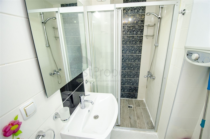 مجمع في كونيالتي بين جبال طوروس والبحر الأبيض المتوسط