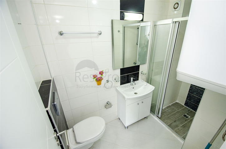 مجمع في كونيالتي بين جبال طوروس والبحر الأبيض المتوسط