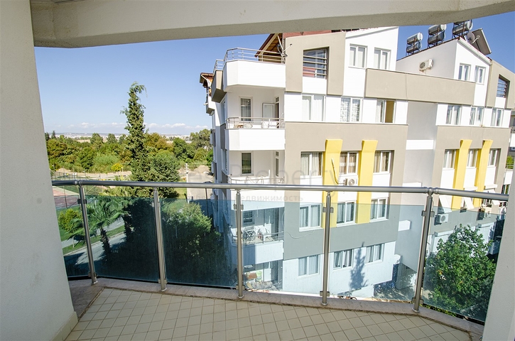 مجمع في كونيالتي بين جبال طوروس والبحر الأبيض المتوسط