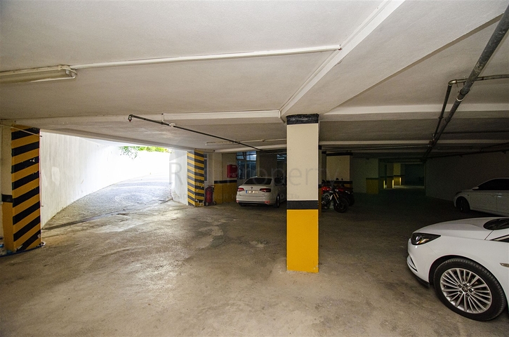 مجمع في كونيالتي بين جبال طوروس والبحر الأبيض المتوسط