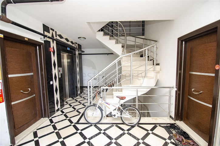 مجمع في كونيالتي بين جبال طوروس والبحر الأبيض المتوسط