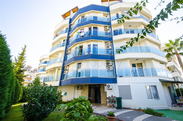 مجمع في كونيالتي بين جبال طوروس والبحر الأبيض المتوسط