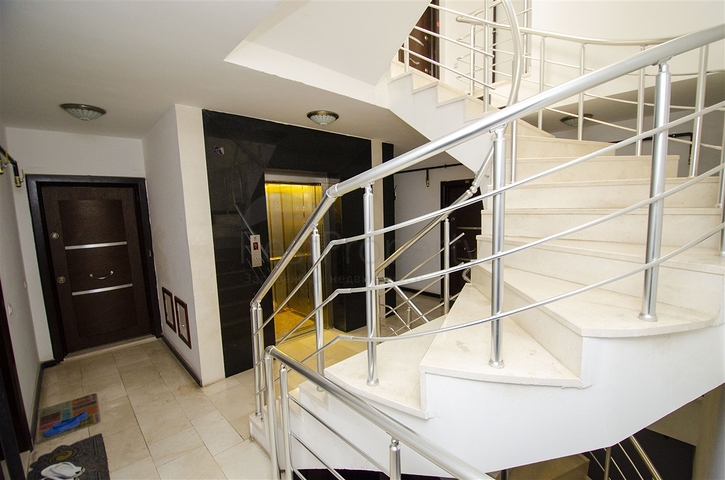 مجمع في كونيالتي بين جبال طوروس والبحر الأبيض المتوسط