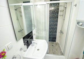 مجمع في كونيالتي بين جبال طوروس والبحر الأبيض المتوسط