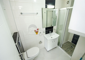 مجمع في كونيالتي بين جبال طوروس والبحر الأبيض المتوسط