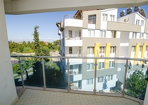 مجمع في كونيالتي بين جبال طوروس والبحر الأبيض المتوسط