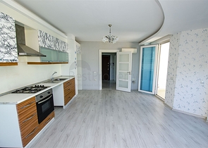 مجمع في كونيالتي بين جبال طوروس والبحر الأبيض المتوسط