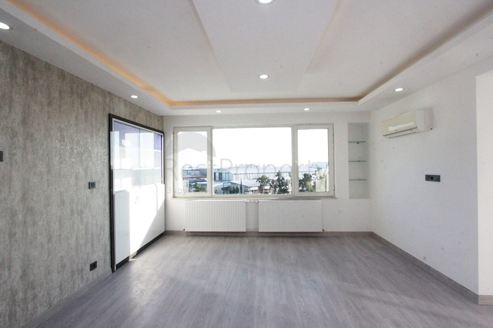 شقة 2 + 1 على مسافة قريبة من البحر في ليمان أنطاليا