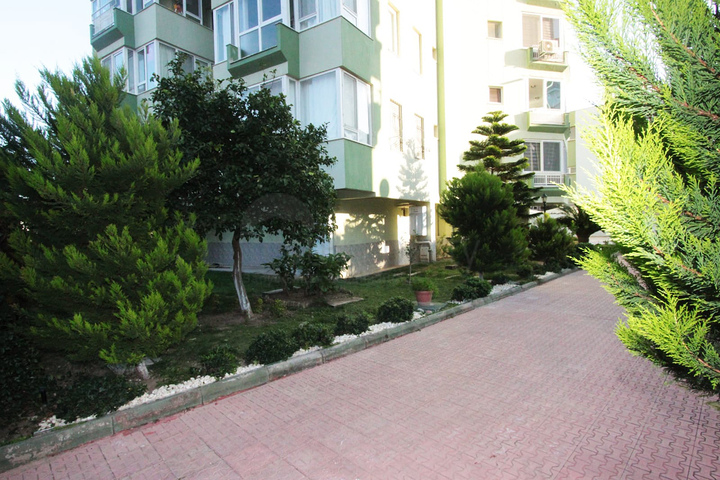 شقة 2 + 1 على مسافة قريبة من البحر في ليمان أنطاليا