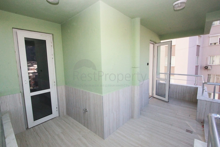 شقة 2 + 1 على مسافة قريبة من البحر في ليمان أنطاليا