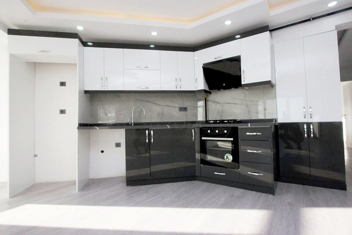 شقة 2 + 1 على مسافة قريبة من البحر في ليمان أنطاليا