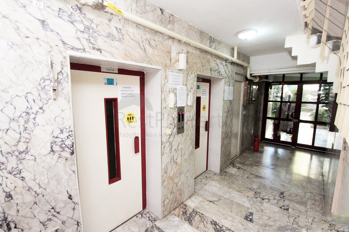 شقة 2 + 1 على مسافة قريبة من البحر في ليمان أنطاليا