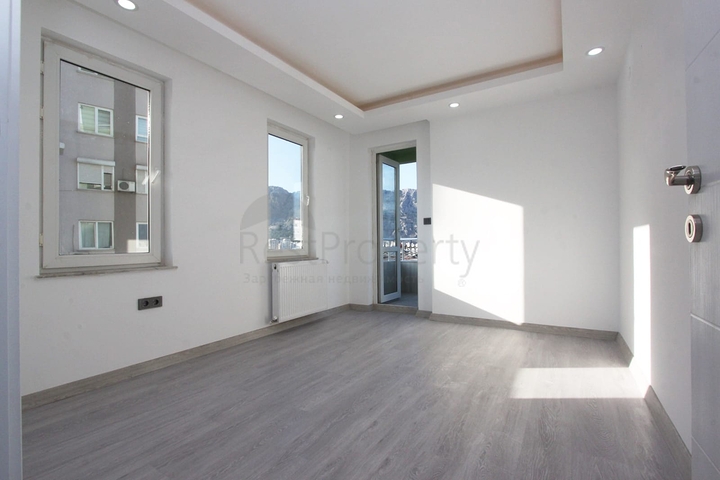 شقة 2 + 1 على مسافة قريبة من البحر في ليمان أنطاليا