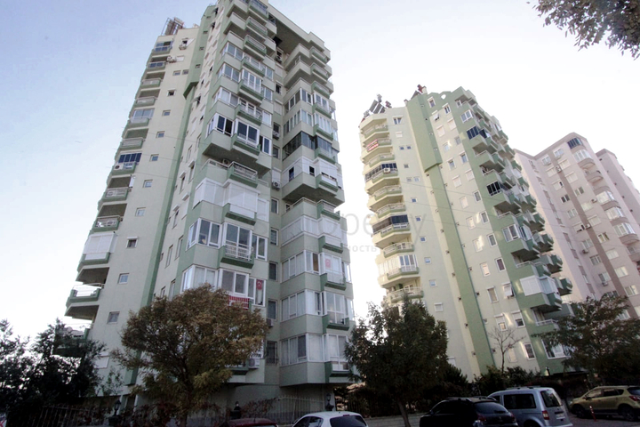 شقة 2 + 1 على مسافة قريبة من البحر في ليمان أنطاليا