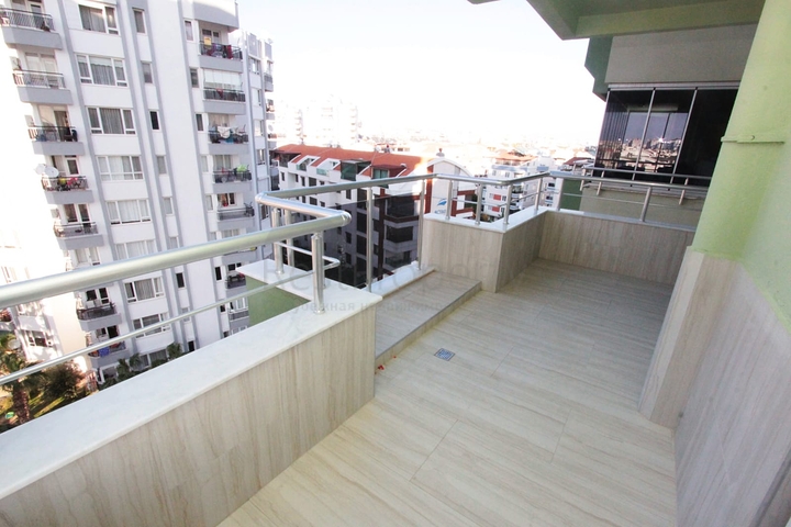 شقة 2 + 1 على مسافة قريبة من البحر في ليمان أنطاليا