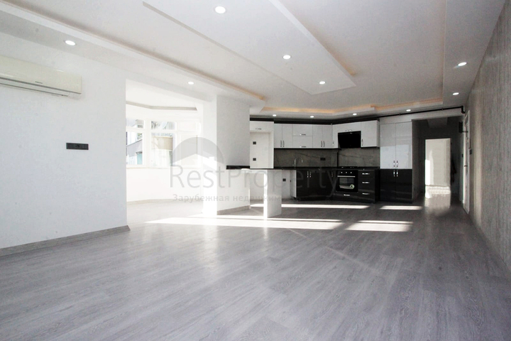 شقة 2 + 1 على مسافة قريبة من البحر في ليمان أنطاليا