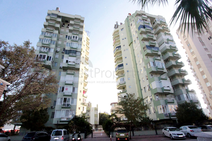 شقة 2 + 1 على مسافة قريبة من البحر في ليمان أنطاليا