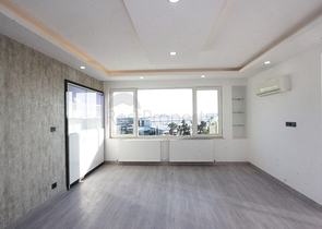 شقة 2 + 1 على مسافة قريبة من البحر في ليمان أنطاليا